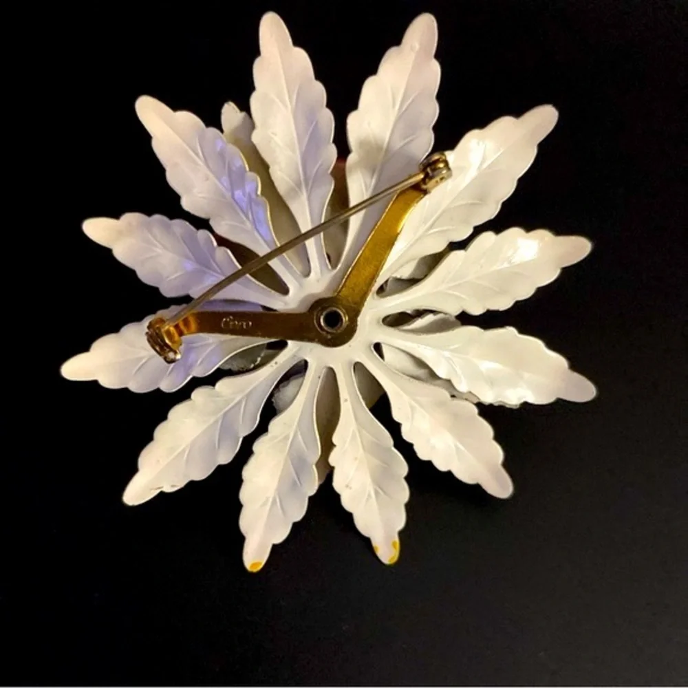 Vintage Coro Flower Brooch Pin Yellow & Orange Enamel Metal & Rhinestones - Picture 5 of 6